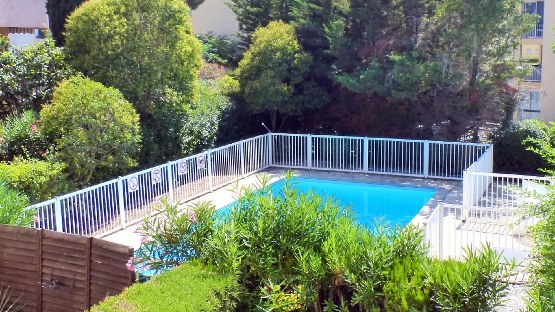 Flat With Pool And Terrace In Sanary-Sur-Mer